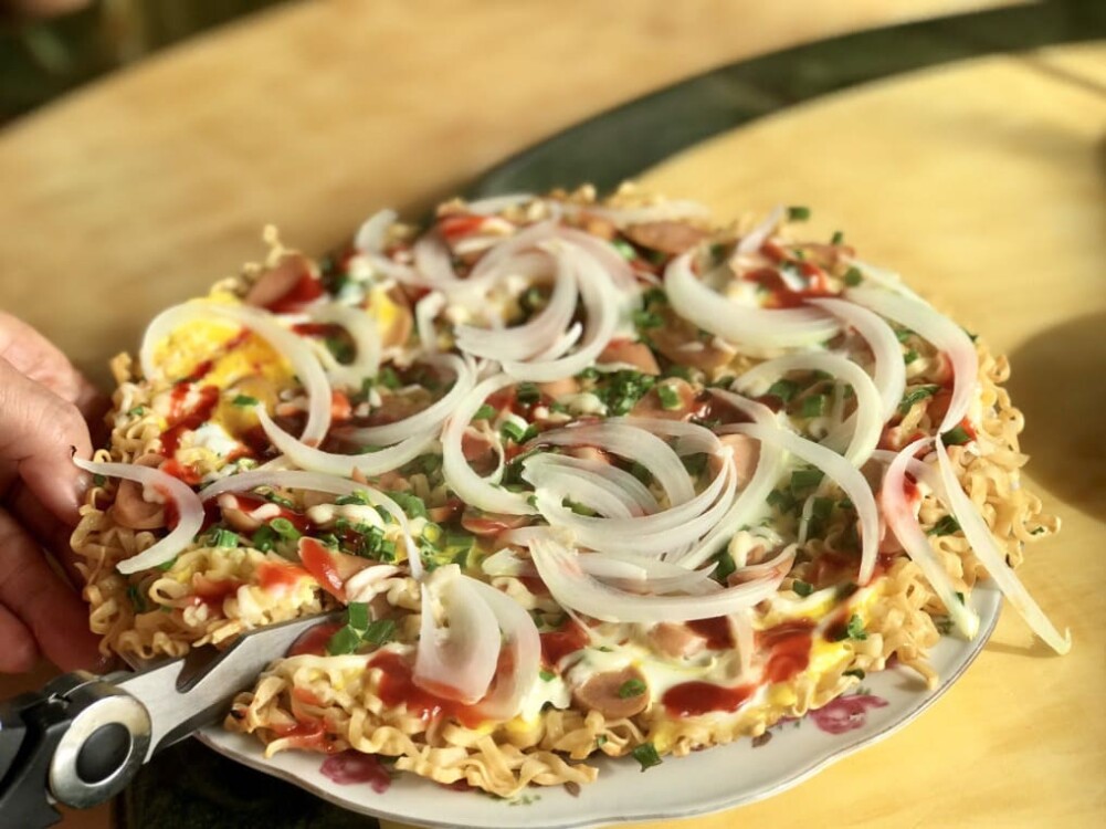 ăn tối quận tân phú tại pizza mì gói cô kiều