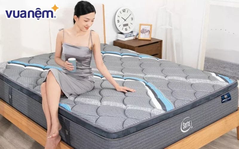 Lưu ý khi sử dụng nệm Serta: Lật hoặc xoay nệm đúng cách để tăng tuổi thọ