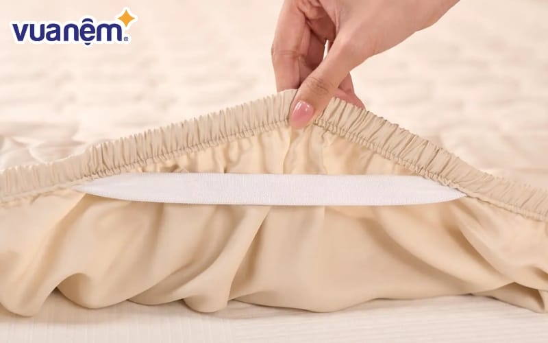 Một số người có thể đặt sai tấm ga giường, điều này khiến nó bị xê dịch