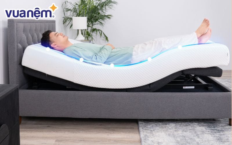 Chân giường là bộ phận nâng đỡ toàn bộ hệ thống, giúp giường ổn định khi hoạt động và đảm bảo an toàn khi sử dụng.