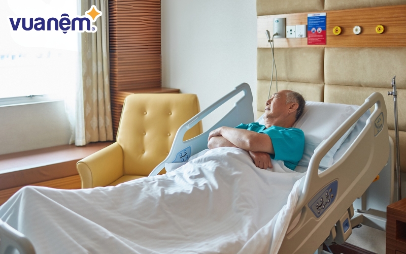 Nên sử dụng giường điều khiển thông minh cho người tai biến