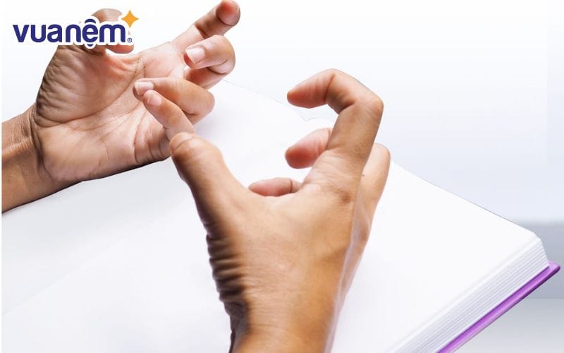 Thao tác của bài tập kỹ thuật thở bằng tay cũng vô cùng đơn giản