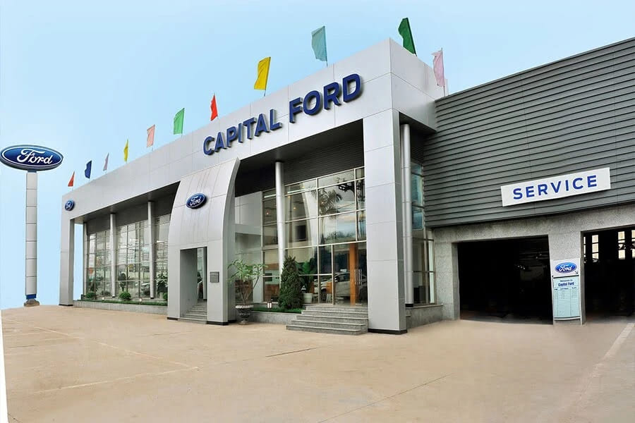 Showroom ô tô Capital Ford quận hoàng mai