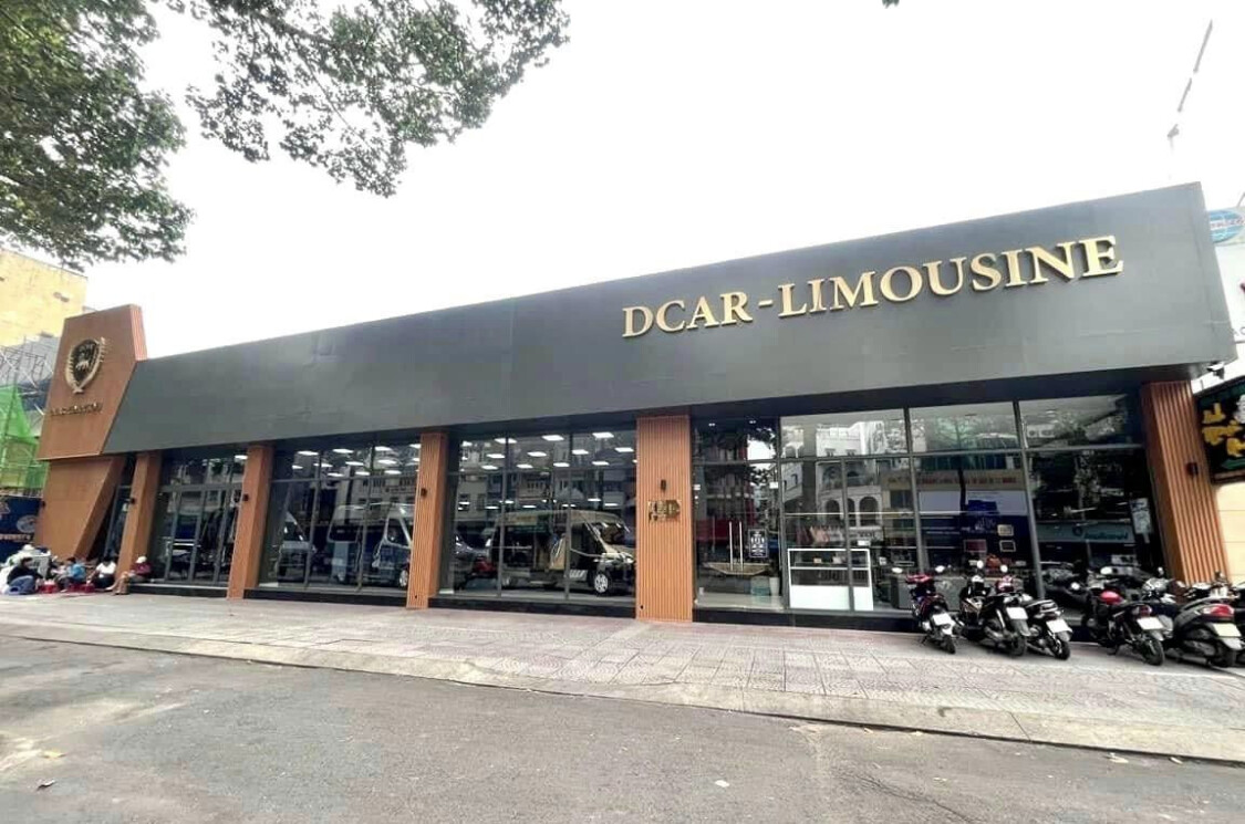 showroom ô tô DCar Limousine Hà Nội