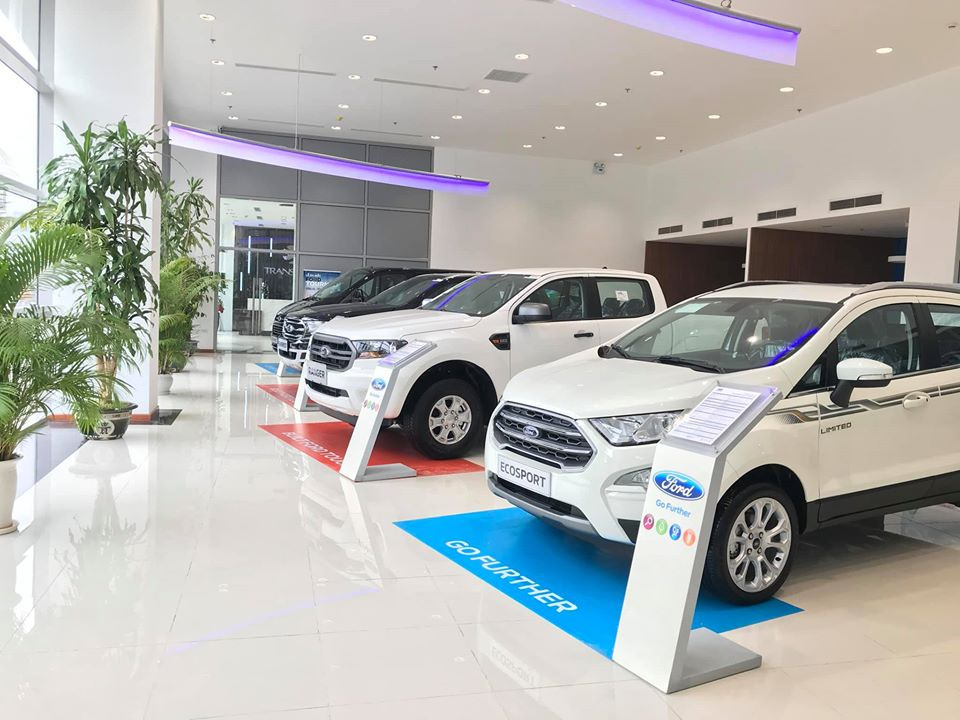 showroom ô tô Hà Thành Ford Hà Nội