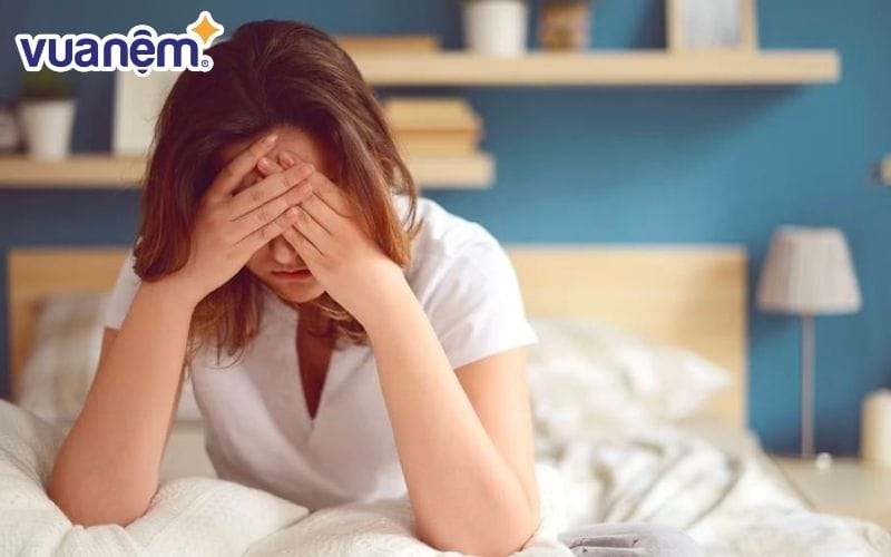 Tình trạng suy nhược và trầm cảm có thể phá vỡ nhịp sinh học, khiến bạn mệt mỏi nhưng không thể ngủ