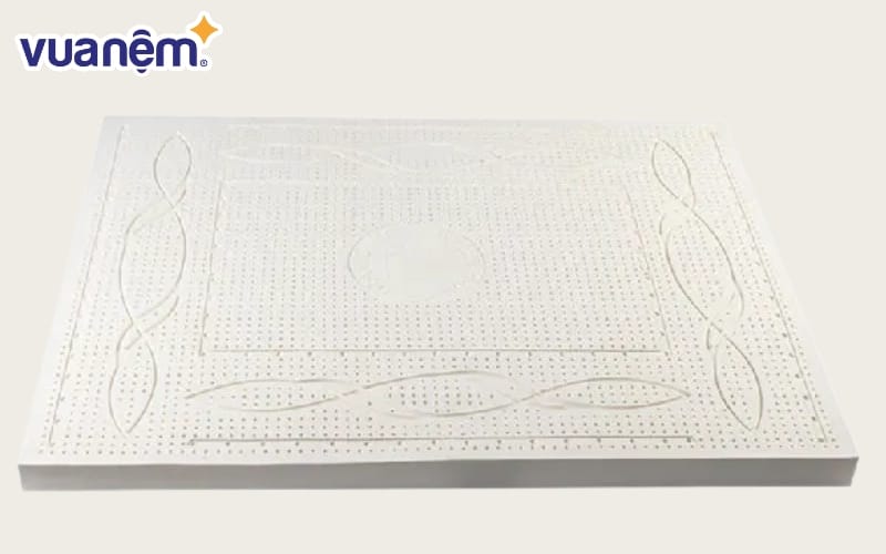 Titanium kết hợp bông ép và lớp cao su tự nhiên, giúp duy trì lưng thẳng, nâng đỡ cơ thể 