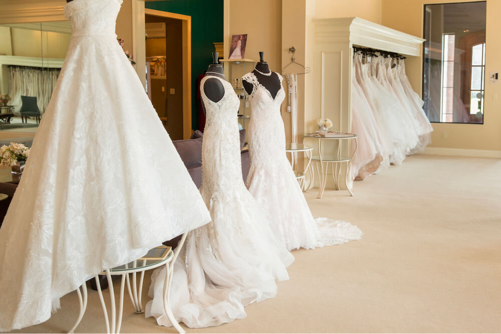 Váy cưới tại Mai Anh Bridal có phong cách thiết kế tinh tế và chất liệu cao cấp