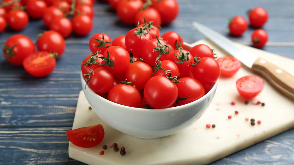 Ăn cà chua sống trước khi đi ngủ có tốt không? 