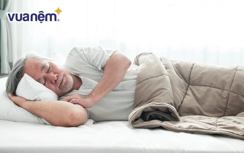 Chăm sóc giấc ngủ là điều quan trọng khi bạn già đi