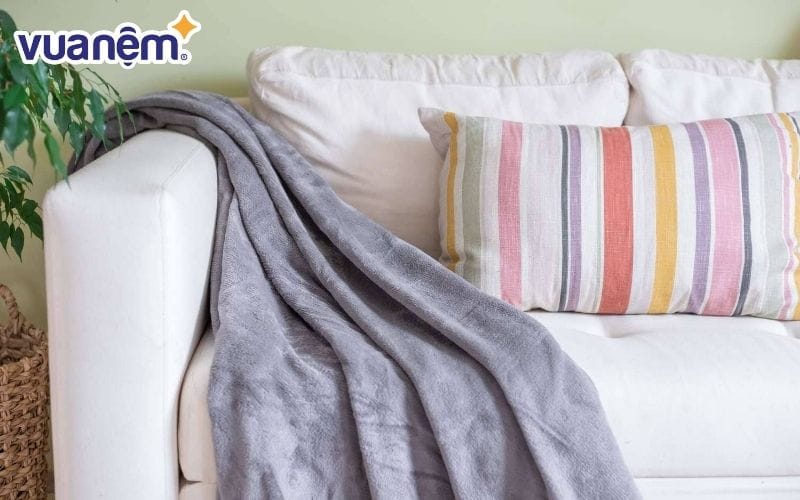 Chăn lông cừu Pháp là sản phẩm được nhiều người ưa chuộng