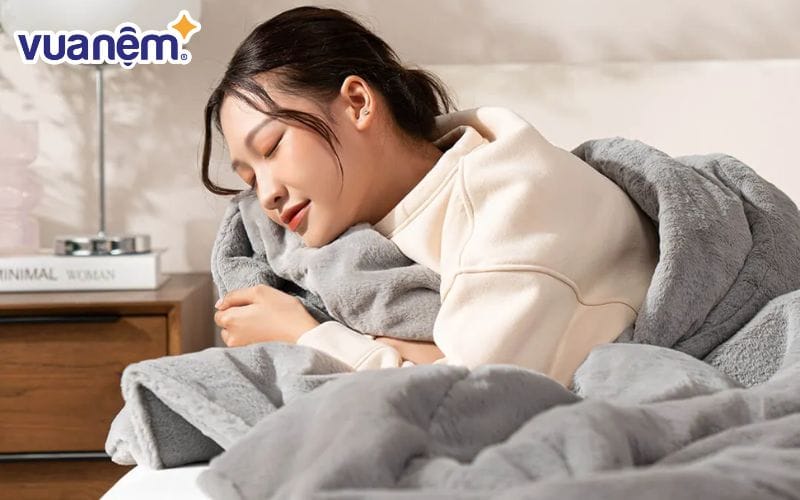 Tham khảo các dòng chăn lông mềm mại, giữ ấm tốt tại Vua Nệm