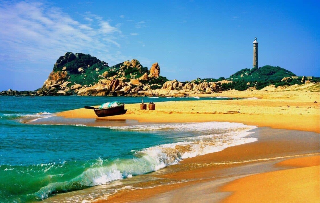 Chụp hình cưới ở bãi biển Phan Thiết