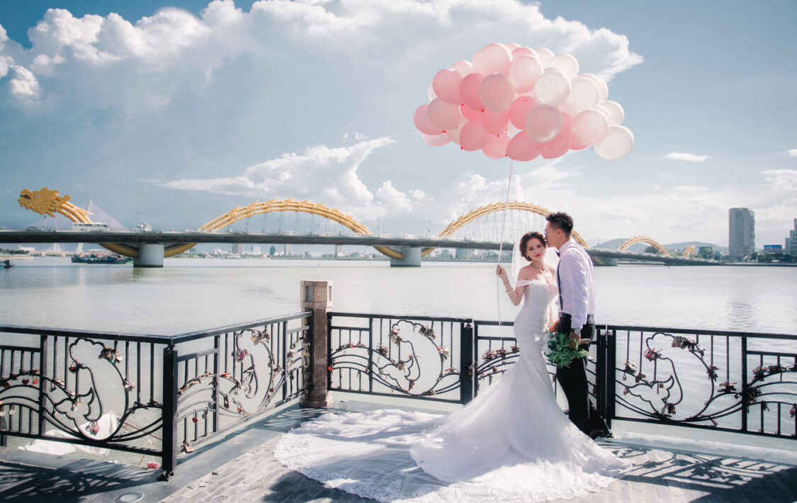 chụp ảnh cưới tại cầu rồng đà nẵng