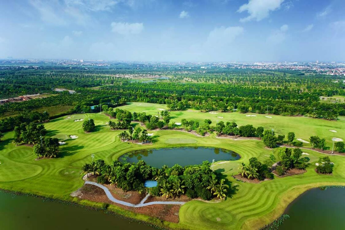 chụp ảnh cưới tại sân golf sân bé Bình Dương