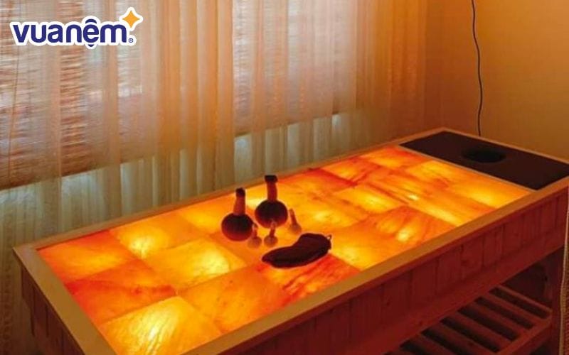 Làm đẹp da là một trong những công dụng nổi bật nhất của giường đá muối