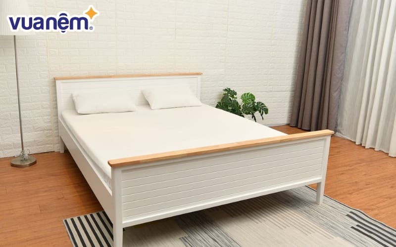 Giường Amando Cherry màu trắng sang trọng và đẹp mắt