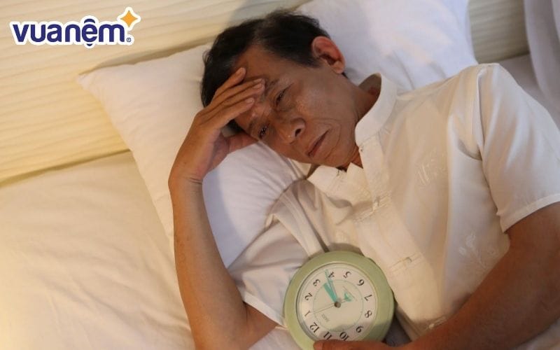 Lý do tuổi tác khiến việc thức dậy khó khăn hơn