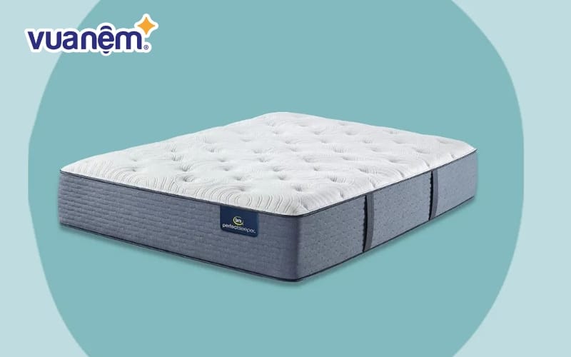 Từng đường kim mũi chỉ được thiết kế chỉn chu tỉ mỉ trước khi đến tay người dùng