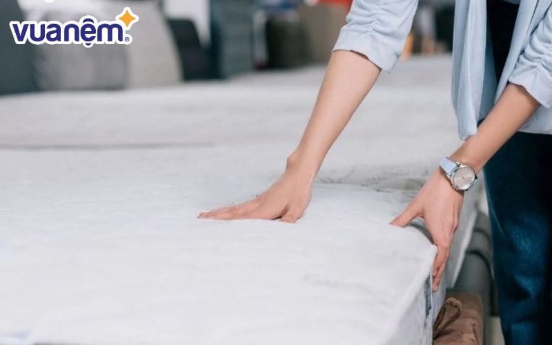 Hãy tìm kiếm tư vấn từ chuyên gia hay người đã có kinh nghiệm mua nệm xả kho