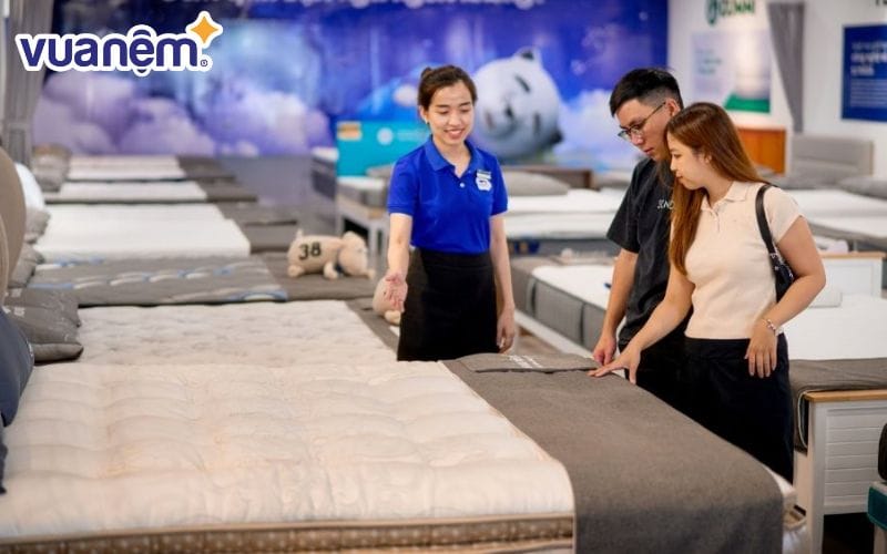 Nếu có cơ hội, hãy đến cửa hàng mua sắm trực tiếp để mua nệm xả kho