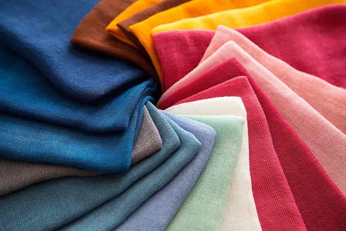 Giữa vải polyamide và polyester nên mua loại nào