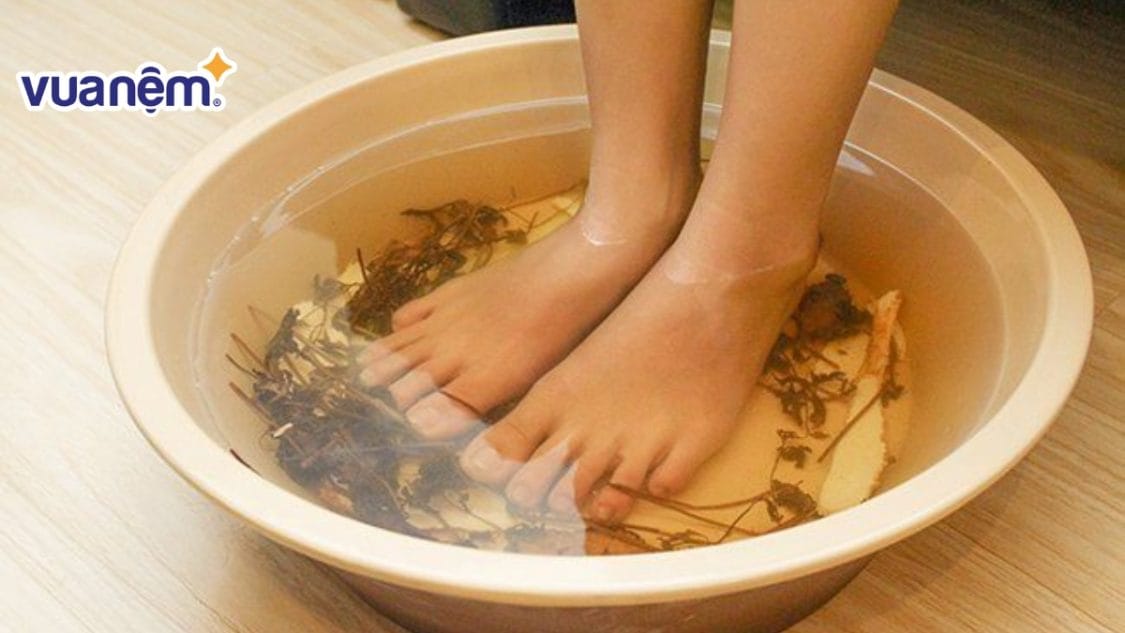 Tác dụng của việc ngâm chân trước khi đi ngủ & Cách thực hiện
