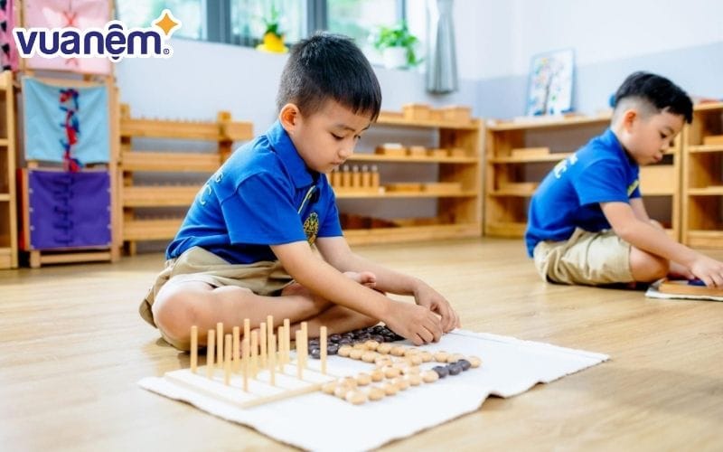 Montessori là phương pháp giáo dục khuyến khích sự tự do và độc lập cho trẻ