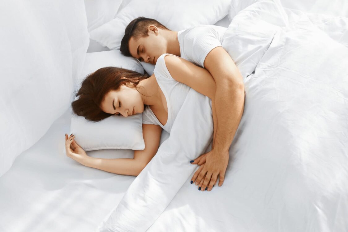phương pháp chữa mất ngủ ngủ cùng người thân