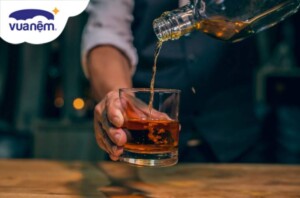 Rượu whisky là gì? Nguồn gốc, cách phân biệt và cách uống rượu whisky chuẩn nhất