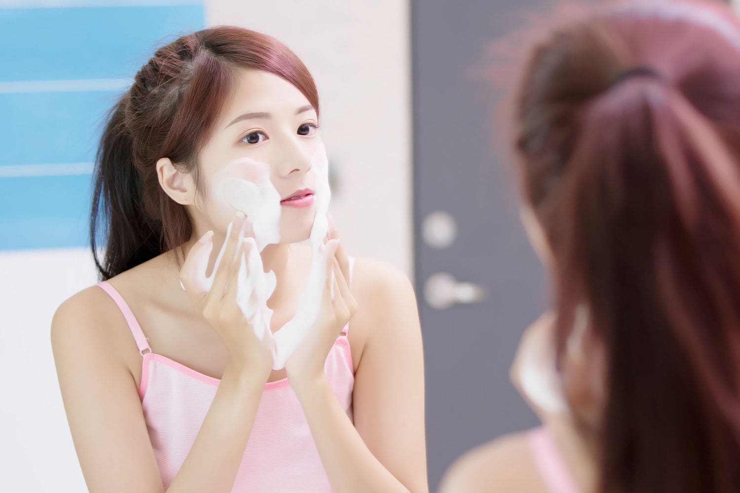 sản phẩm chăm sóc da kiểu skinimalism