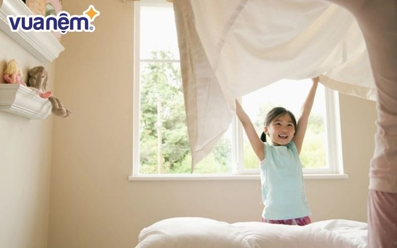 Trải ga giường phẳng và ngay ngắn
