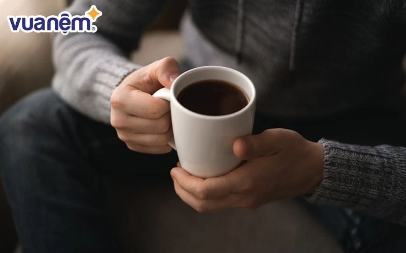 Uống quá nhiều caffein khiến mất ngủ