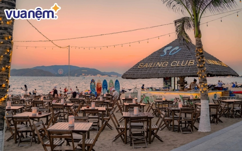 Sailing Club chính là quán bar tại Nha Trang trên biển duy nhất ở thành phố