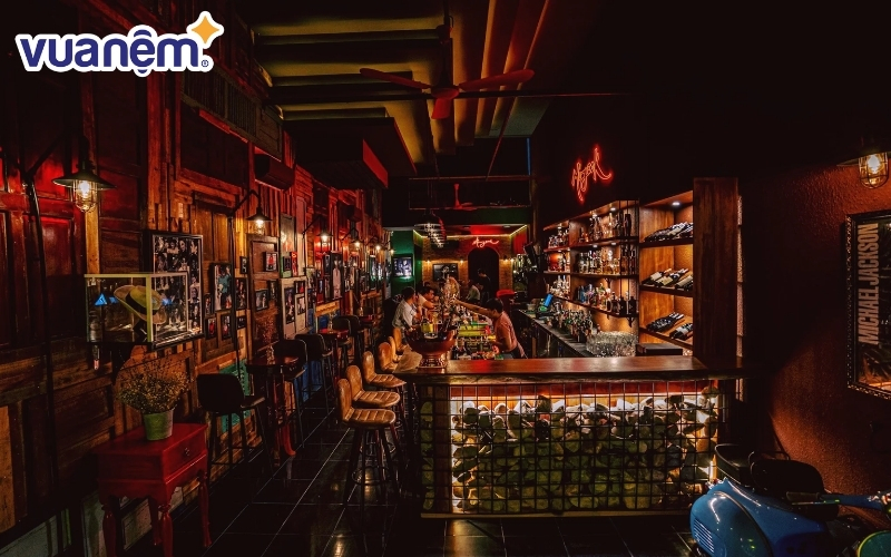 MiJack Bar là một quán bar đặc biệt và độc đáo tại thành phố biển Nha Trang