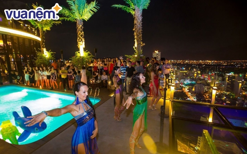 Skylight - Quán bar tại Nha Trang với thiết kế độc đáo