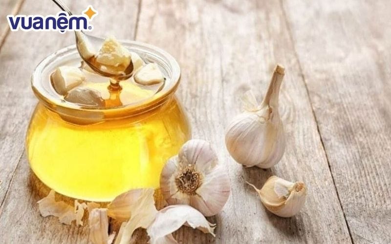 Ai nên và không nên uống tỏi ngâm mật ong