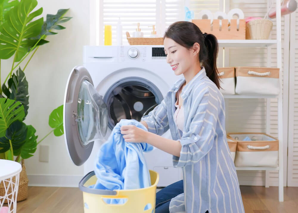 Giặt rèm cửa bằng máy giặt là phổ biến, tuy nhiên cần tuân thủ chỉ dẫn của nhà sản xuất