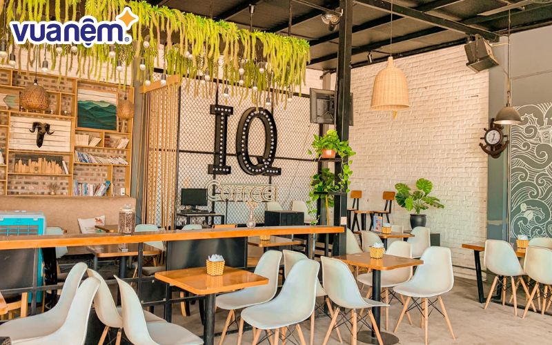 IQ Coffee - Quán cafe yên tĩnh thích hợp để học bài, đọc sách