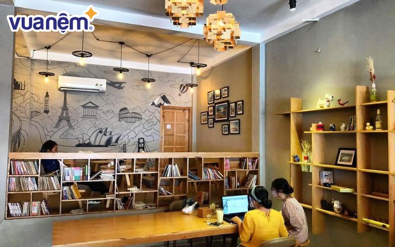 Moda House Coffee mang đến không gian yên tĩnh để học bài và làm việc