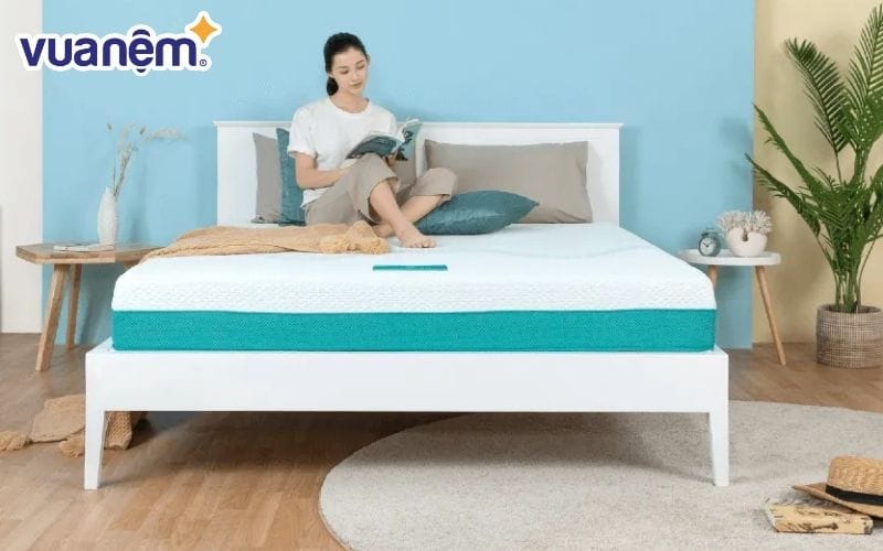 Giường ngủ có chân giúp không khí lưu thông tốt hơn, hạn chế tình trạng ẩm mốc