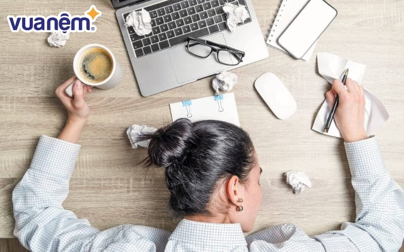 Khi bị Kleine-Levin người ta thường có xu hướng ngủ mọi lúc mọi nơi
