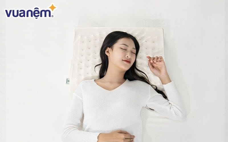 Với gối cao su kháng khuẩn, người dùng hoàn toàn yên tâm ngủ ngon và hít thở không khí an lành