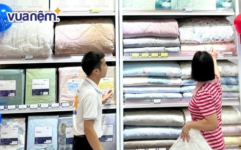 Mua ga trải giường cho mùa xuân tại cửa hàng Vua Nệm