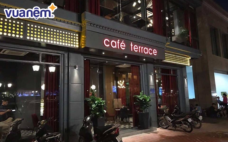 Terrace Cafe là một trong các quán cafe yên tĩnh ở Hà Nội được rất nhiều bạn trẻ săn lùng hiện nay.