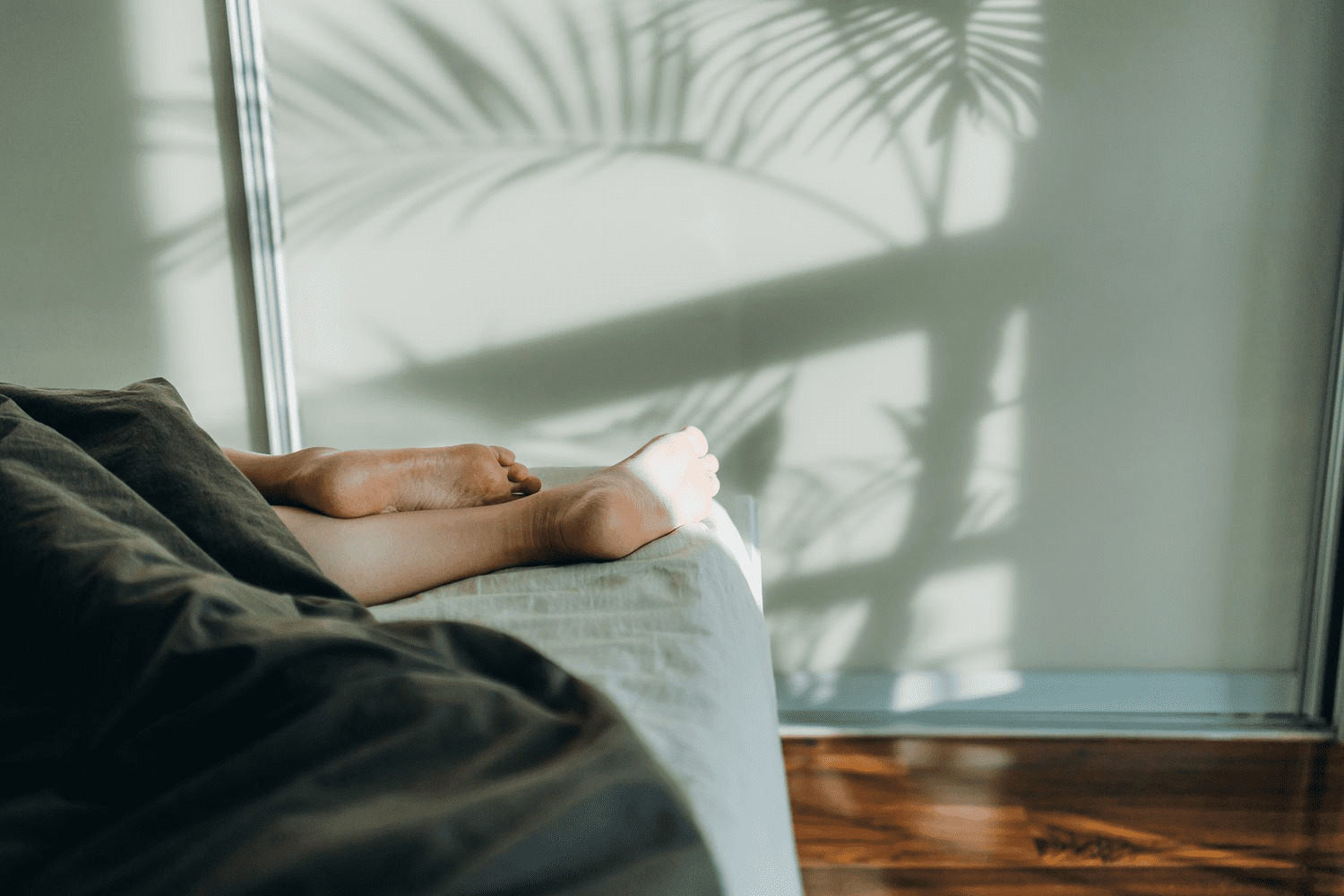 rối loạn vận động tay chân theo chu kỳ trong giấc ngủ là gì