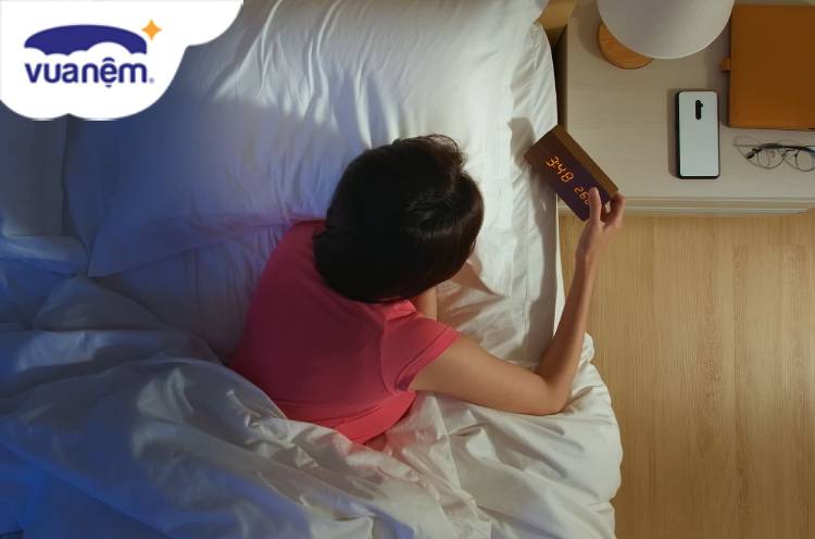thức dậy lúc 3h sáng