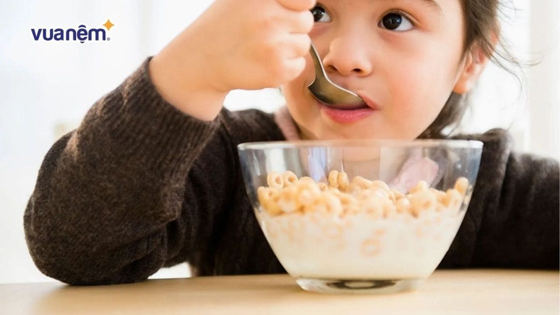 Uống ngũ cốc trước khi đi ngủ: Lợi ích và lưu ý cần biết