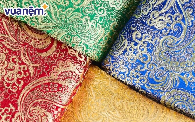 Vải gấm tự nhiên được dệt từ sợi tơ tằm