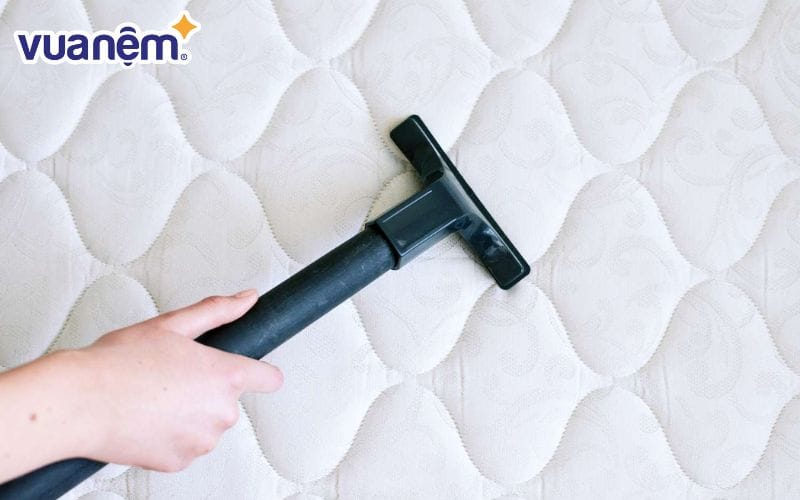 Công ty Anh Thư sử dụng các thiết bị chuyên dụng để tăng hiệu quả vệ sinh